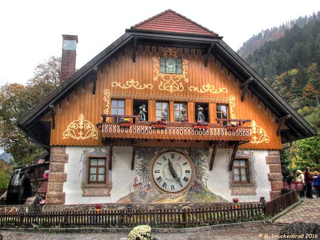  Cuckoo clock factory