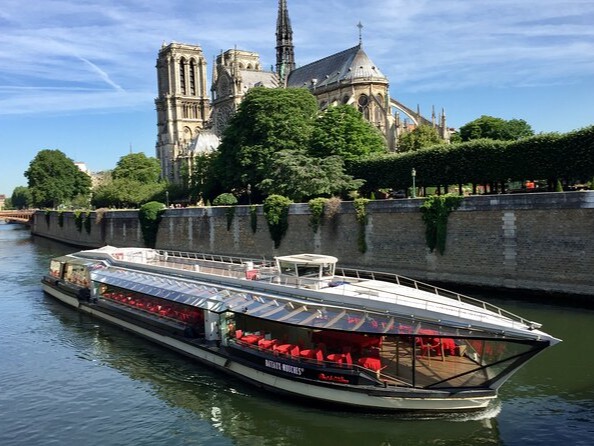  Seine river cruise in Paris. Bateaux Mouches