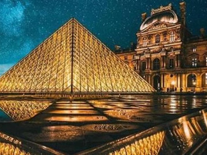  The Louvre Museum