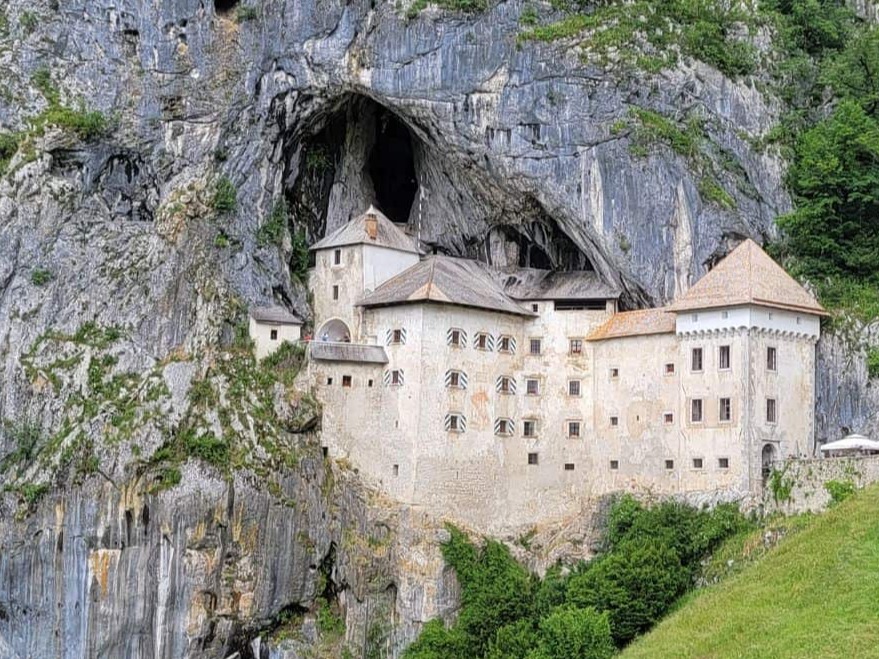 Predjama Castle